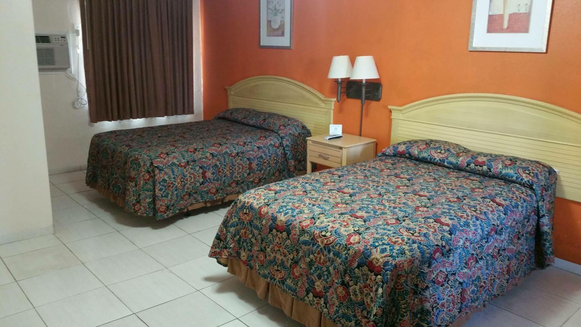 Travelers Inn - Clearwater Extérieur photo